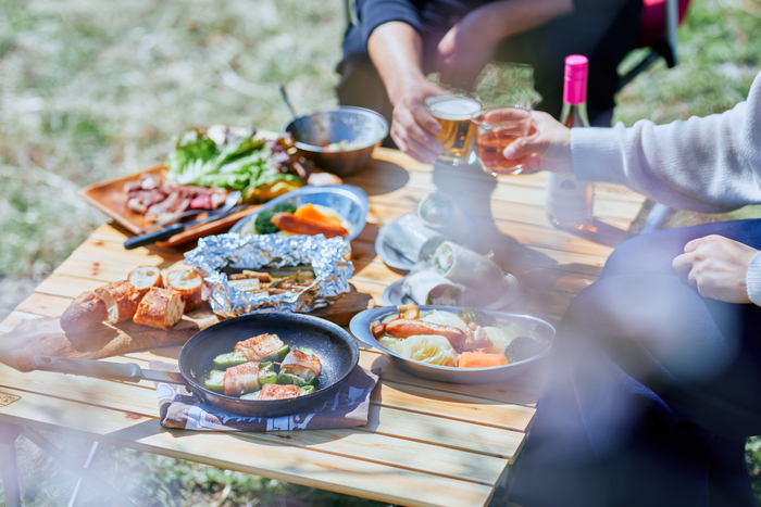 夏のキャンプ飯に子供に人気の冷たい料理3選 洗い物なしの缶詰を直火で